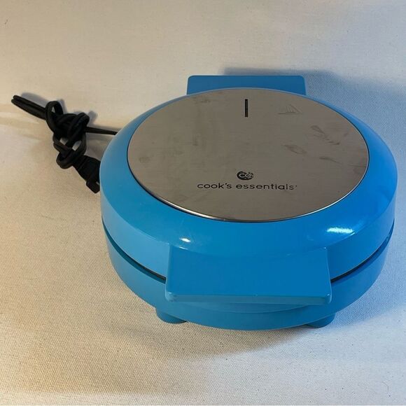 Cook’s Essentials Blue Bubble Waffle egg waffle Maker - Picture 8 of 9